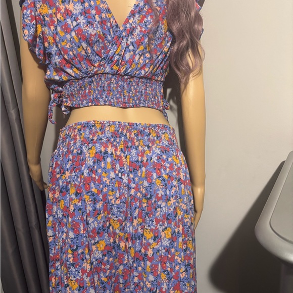 Free People- Springtime Set! - Picture 4 of 10